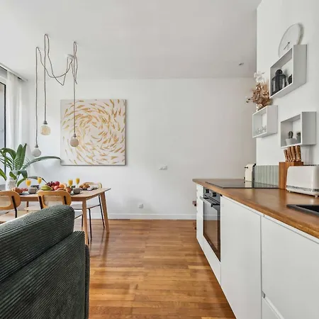 Bnbnova - Le Louvre & De