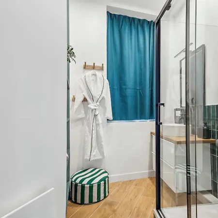 Bnbnova - Le Louvre & De