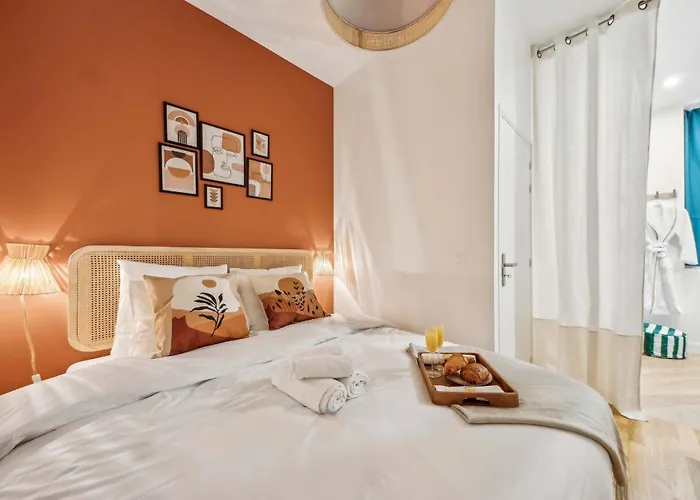 Bnbnova - Le Louvre & De Апартаменты