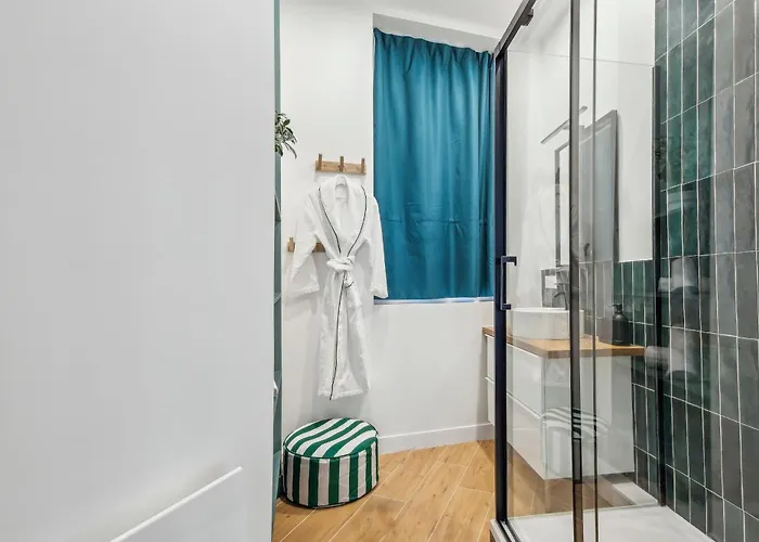 Bnbnova - Le Louvre & De