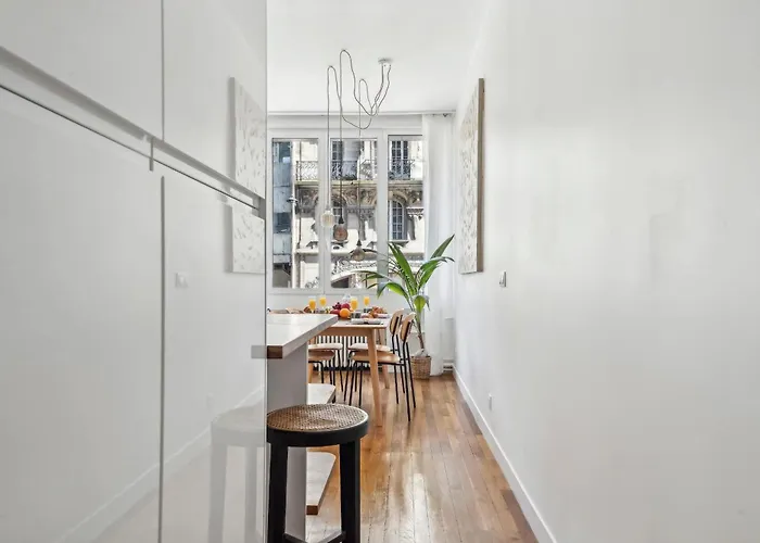 Bnbnova - Le Louvre & De Апартаменты *