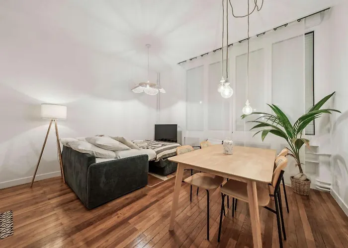 Bnbnova - Le Louvre & De Апартаменты